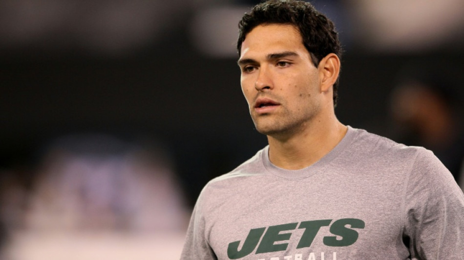 Ex-NFL QB Sanchez in hospital after reported stabbing