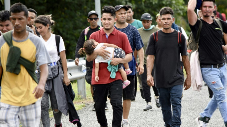 Migrantes venezolanos protestan en fronteras de M&eacute;xico ante nueva pol&iacute;tica de EEUU