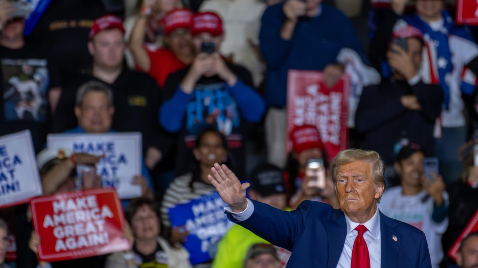 Borsa: male l'Europa, Milano -1,5%. Oro record, su lo spread