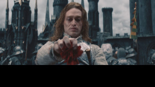 Dracula svetta al box office e scalza Milani, Predator terzo