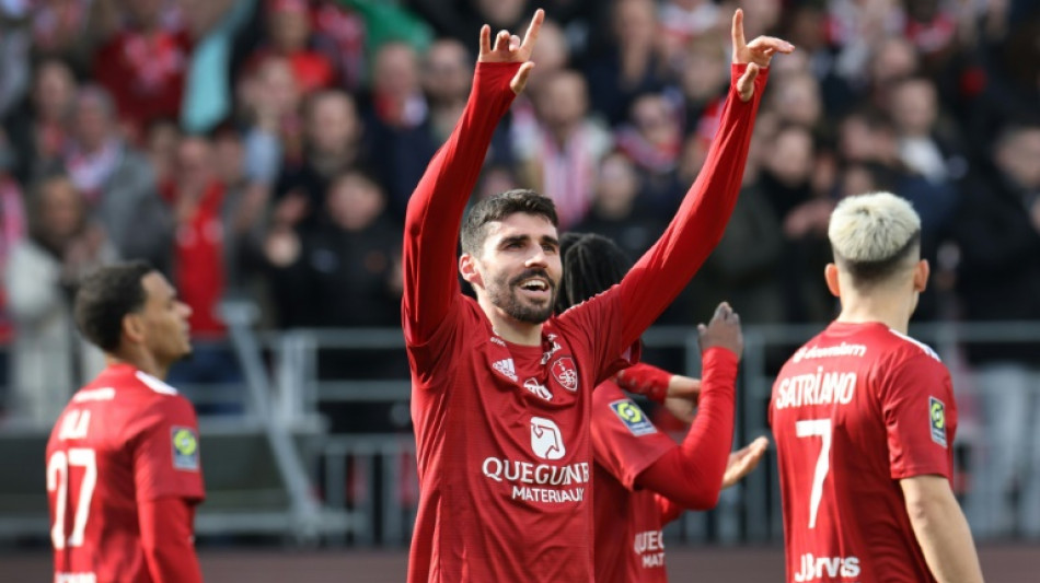 L1: Brest solide dauphin, Nice dans le doute et rattrap&eacute; par Lens